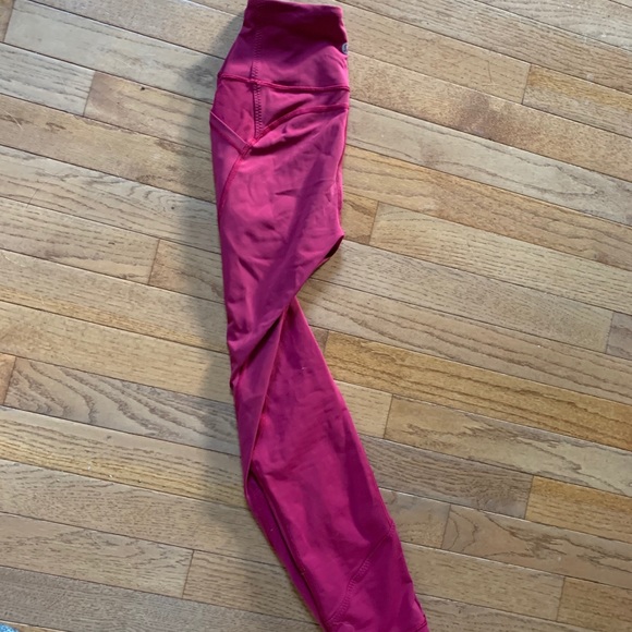 Lululemon cropped leggings - Picture 2 of 2